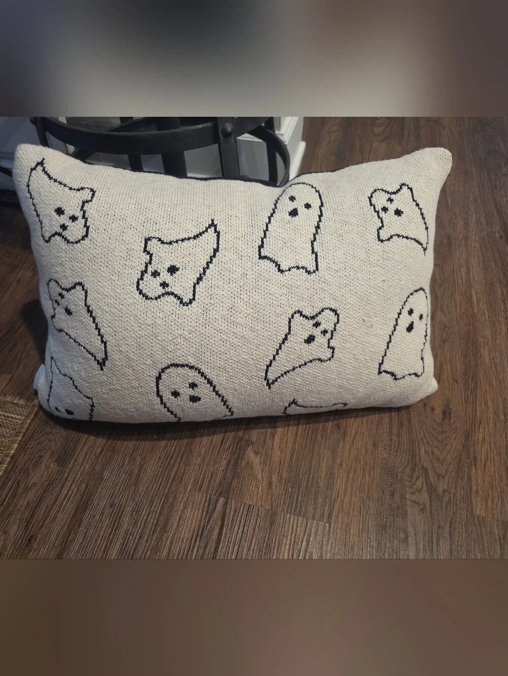 Ghost pillow reversible